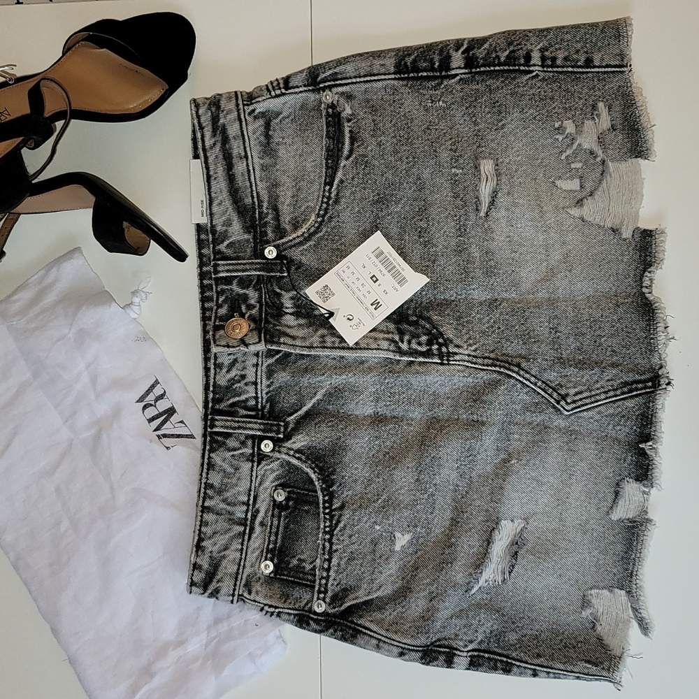NWT distressed zara mini skirt